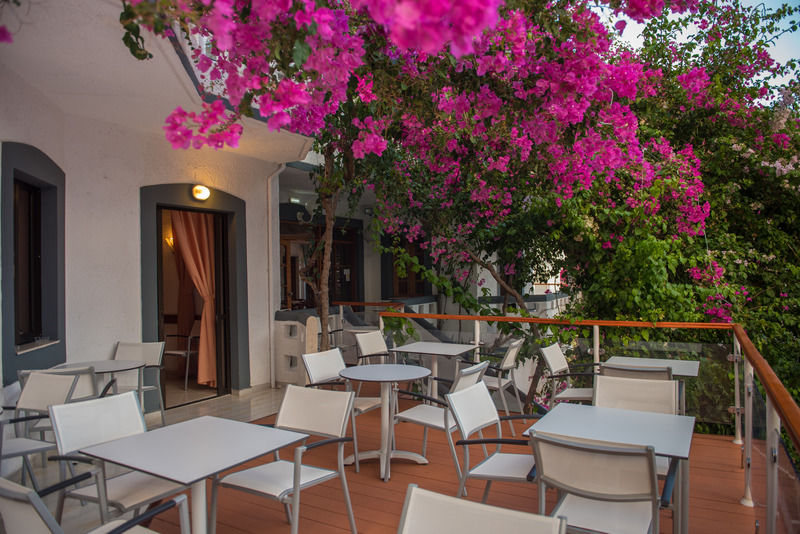 Fevro Hotel Agia Galini  Exterior photo